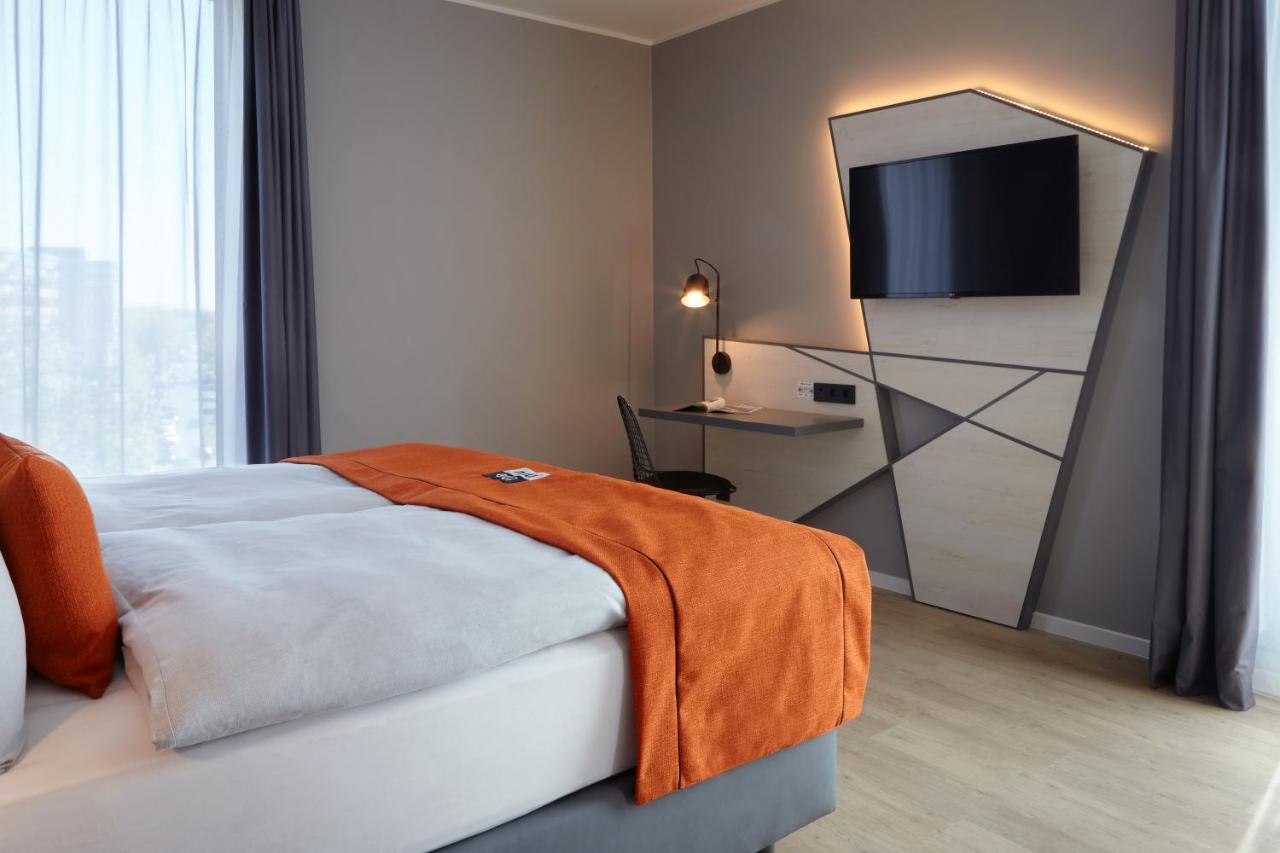 Holiday Inn - The Niu, Hub Dusseldorf Messe By Ihg Экстерьер фото