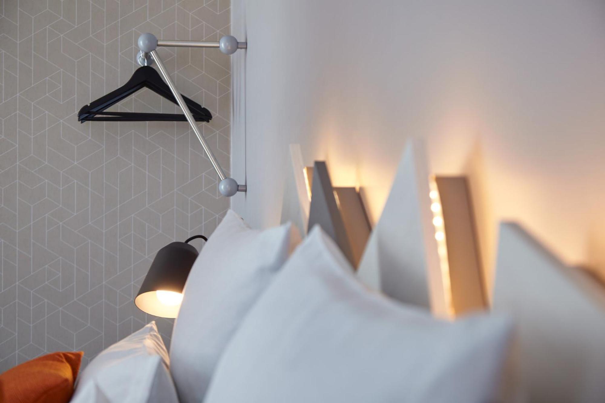 Holiday Inn - The Niu, Hub Dusseldorf Messe By Ihg Экстерьер фото