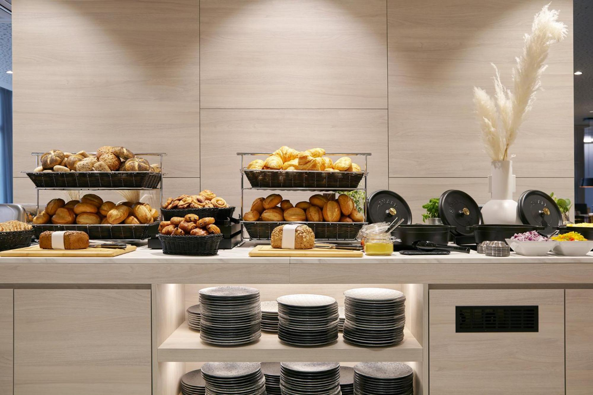 Holiday Inn - The Niu, Hub Dusseldorf Messe By Ihg Экстерьер фото